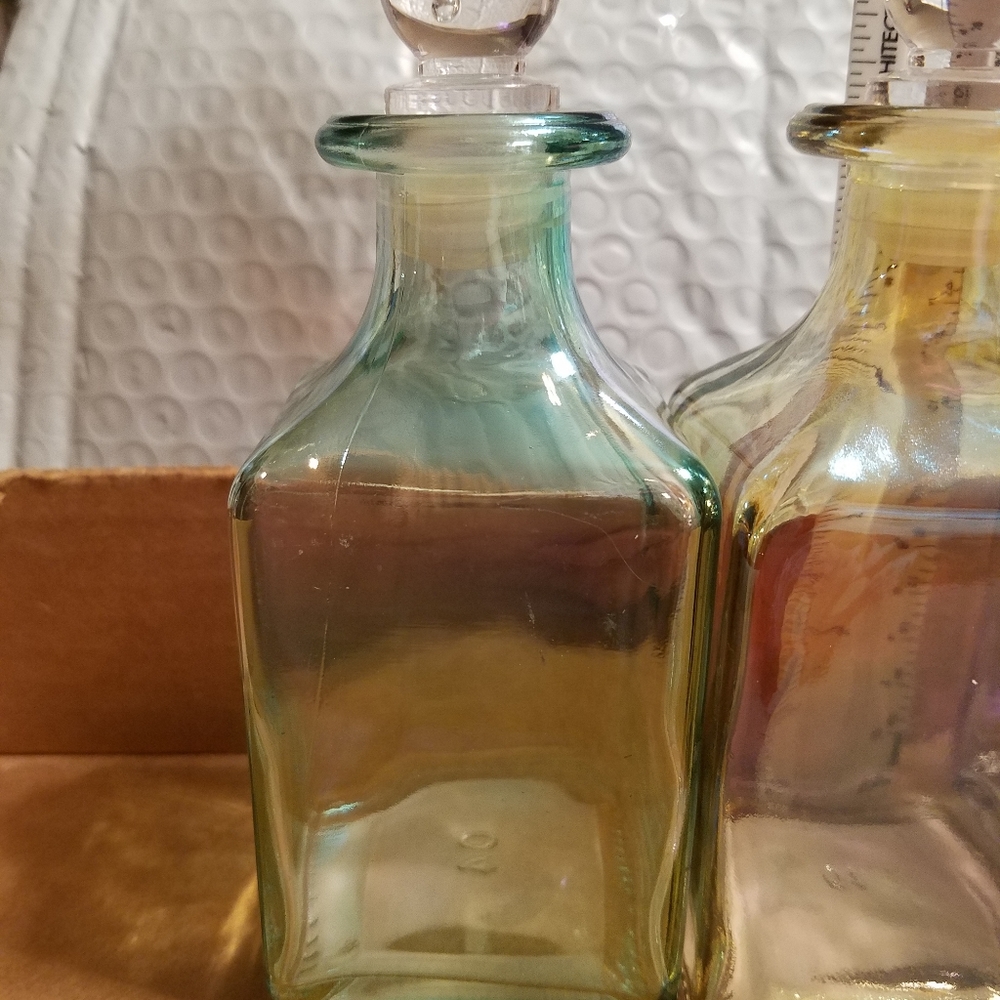 Beautiful colorful glass bottles with lids
3 bott - Picture 10 of 11